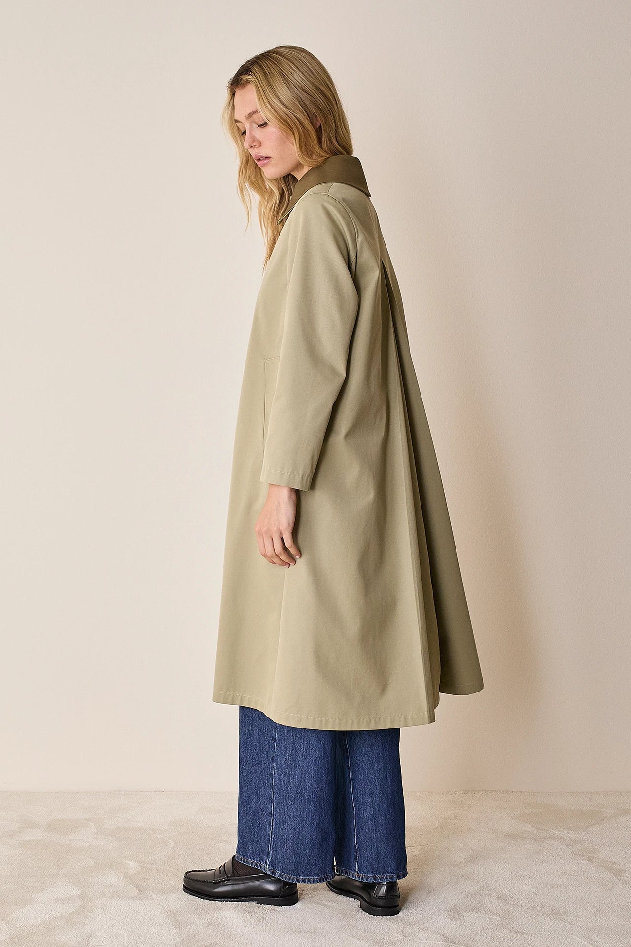 Trench oversize con colletto tondo