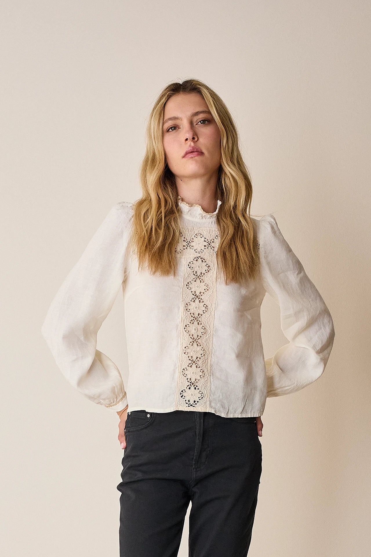 Linen-blend top with embroidered details