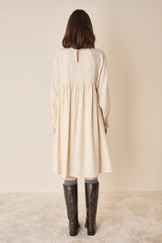 Abito con maniche a sbuffo