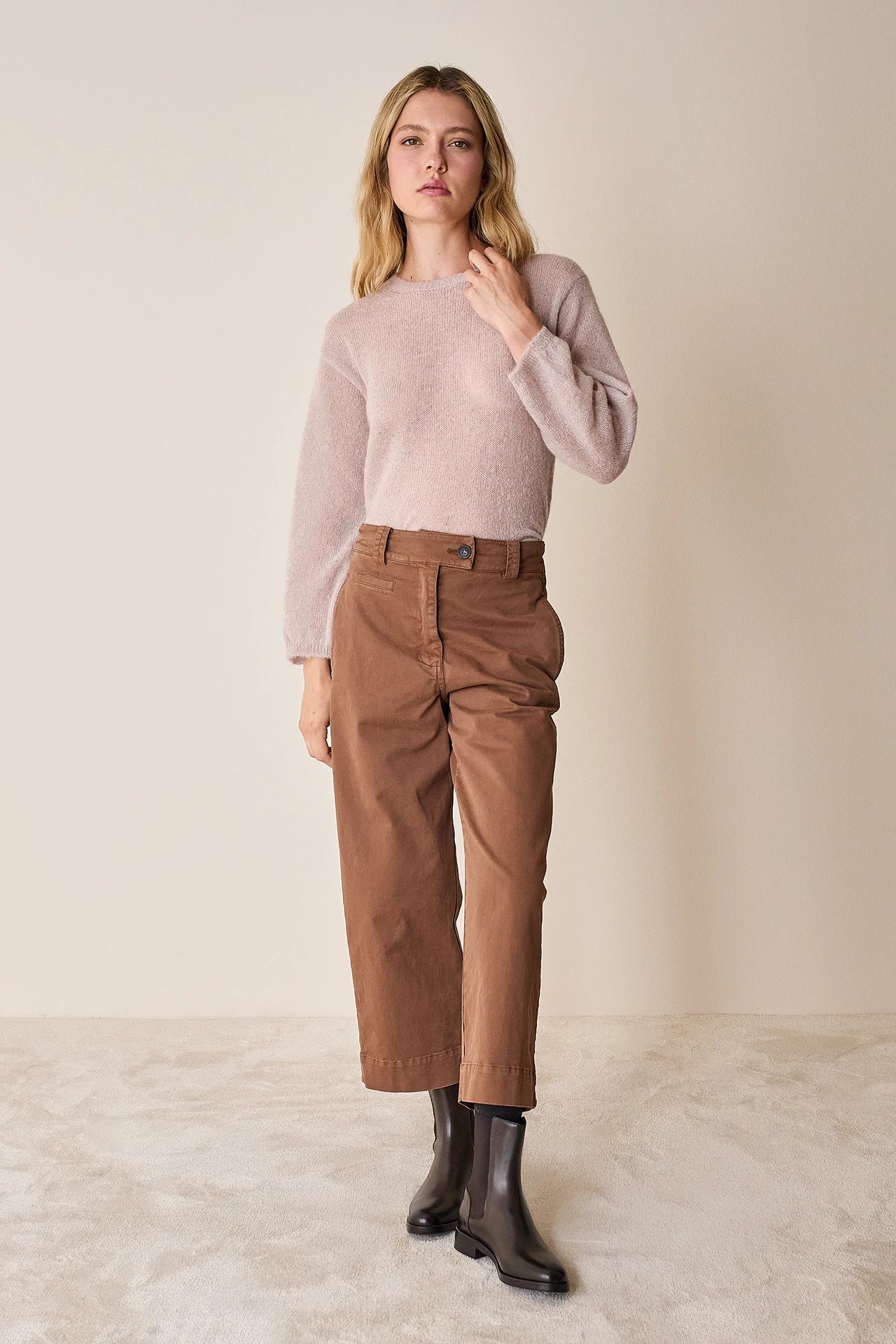 Pantaloni cropped con vita elastica