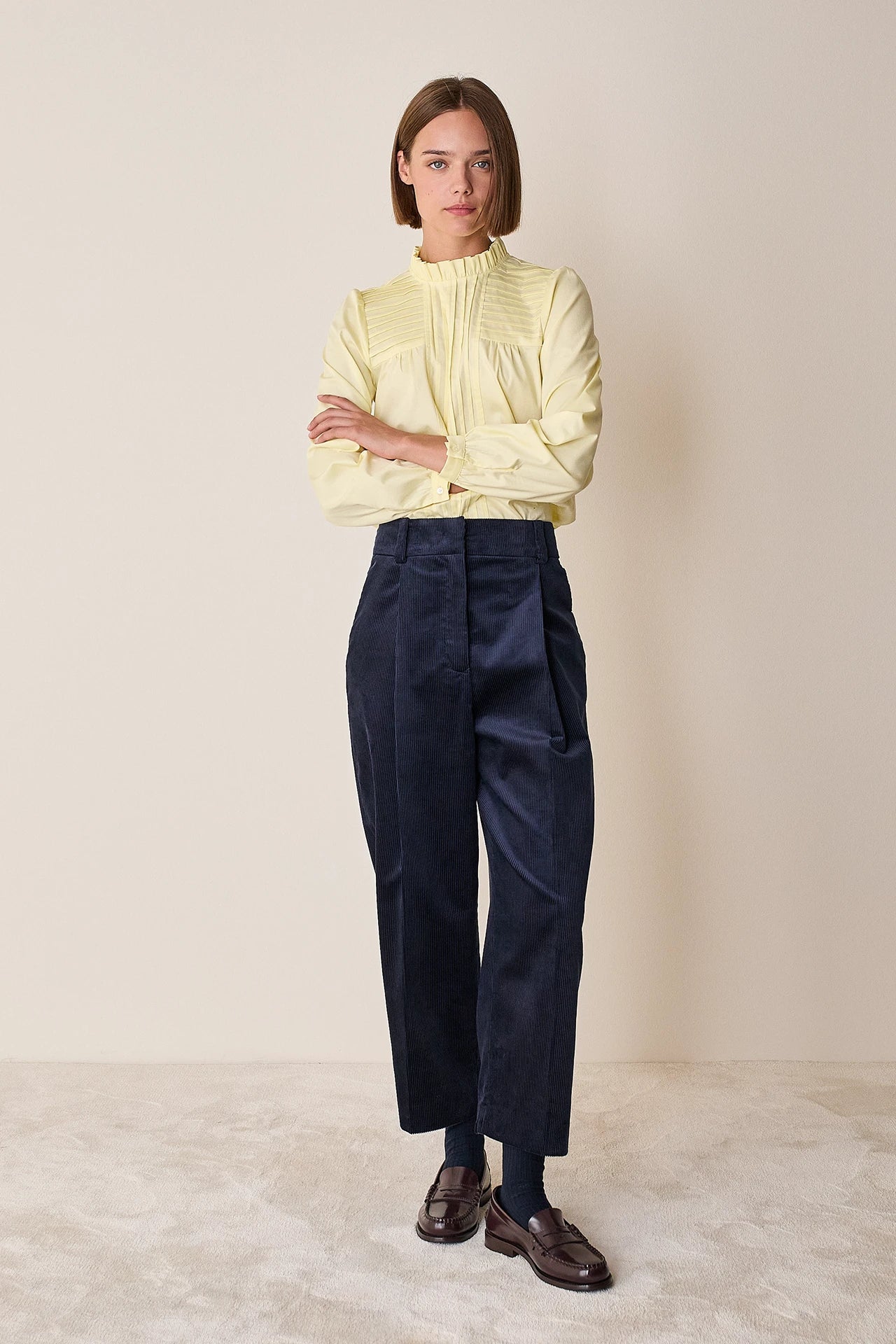 Pantaloni in velluto a coste con piega