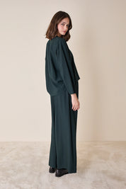 Fluid pants with elastic waistband
