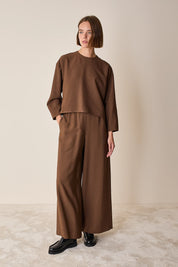 Fluid pants with elastic waistband