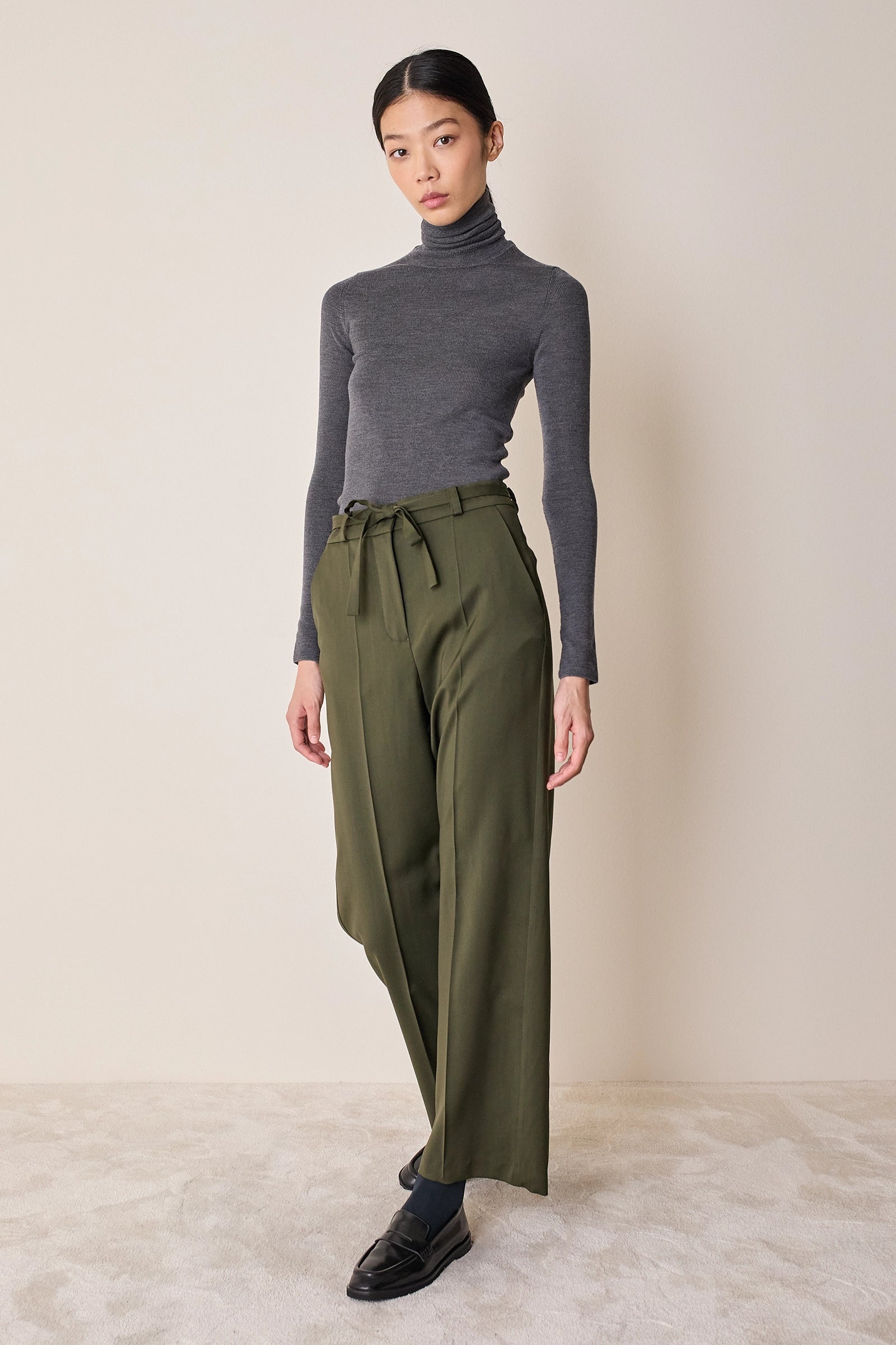 Pantaloni in lana con cintura