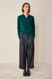 Pantaloni ampi con piega e risvolto