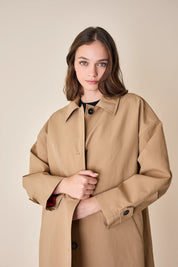 Trench oversize con fodera colorata