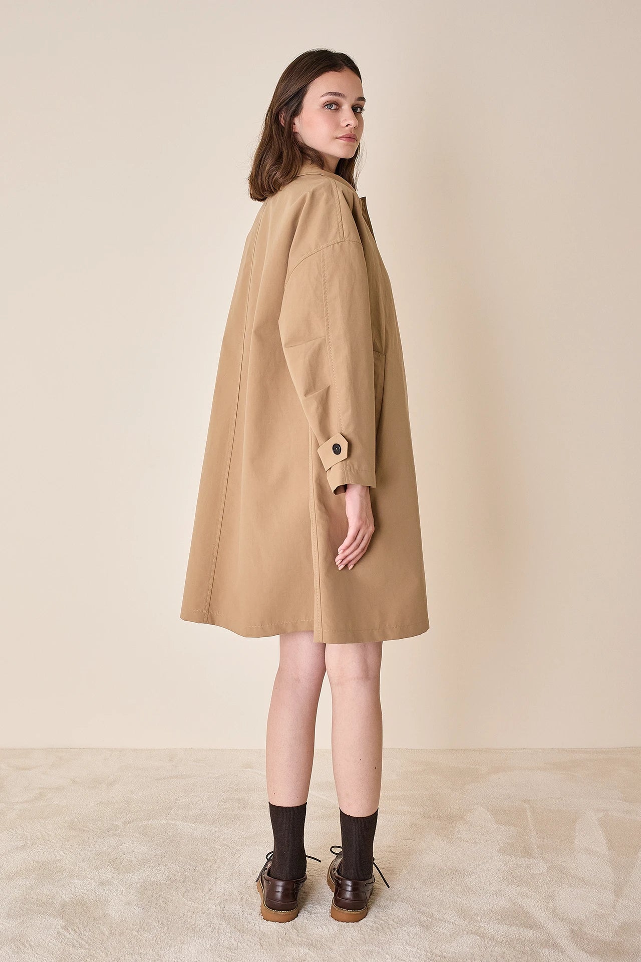 Trench oversize con fodera colorata