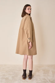 Trench oversize con fodera colorata