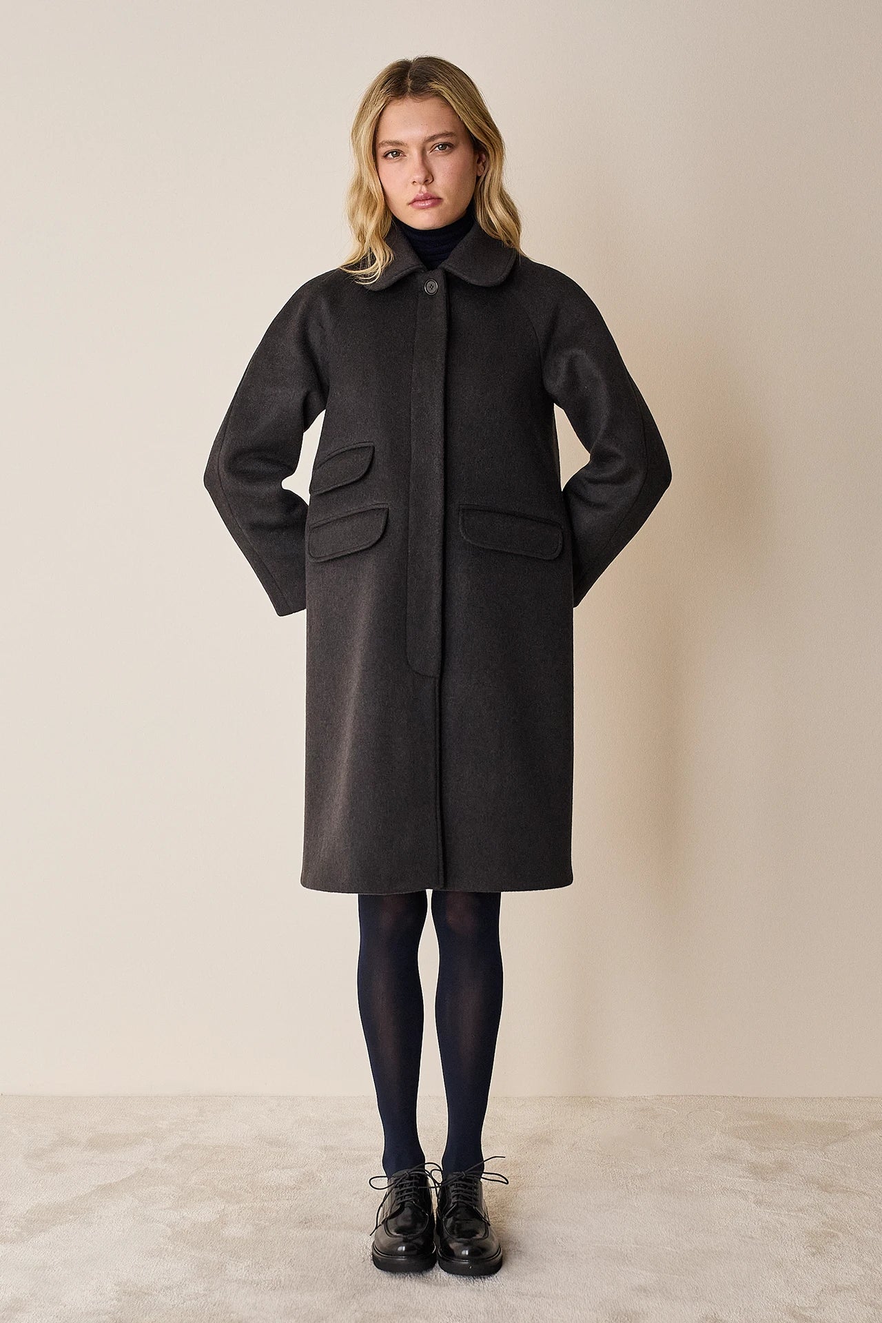 Cappotto in lana e cashmere con maniche raglan