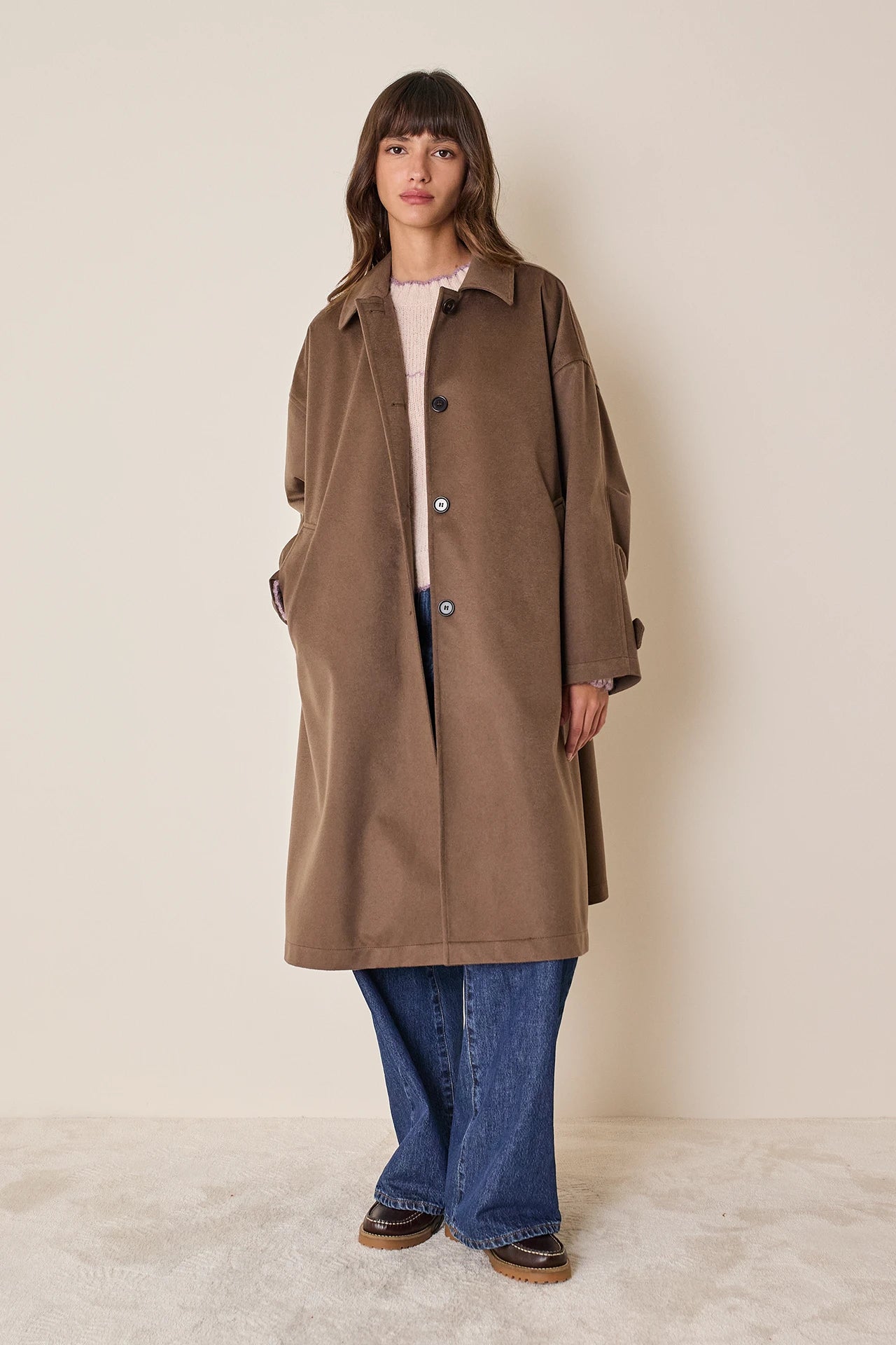 Cashmere coat with coated lining