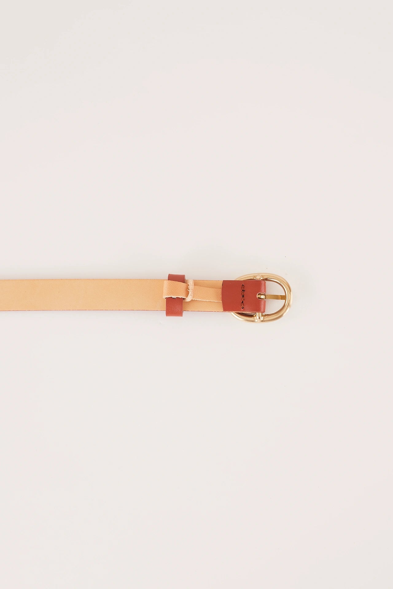 Cintura sottile con fibbia ovale