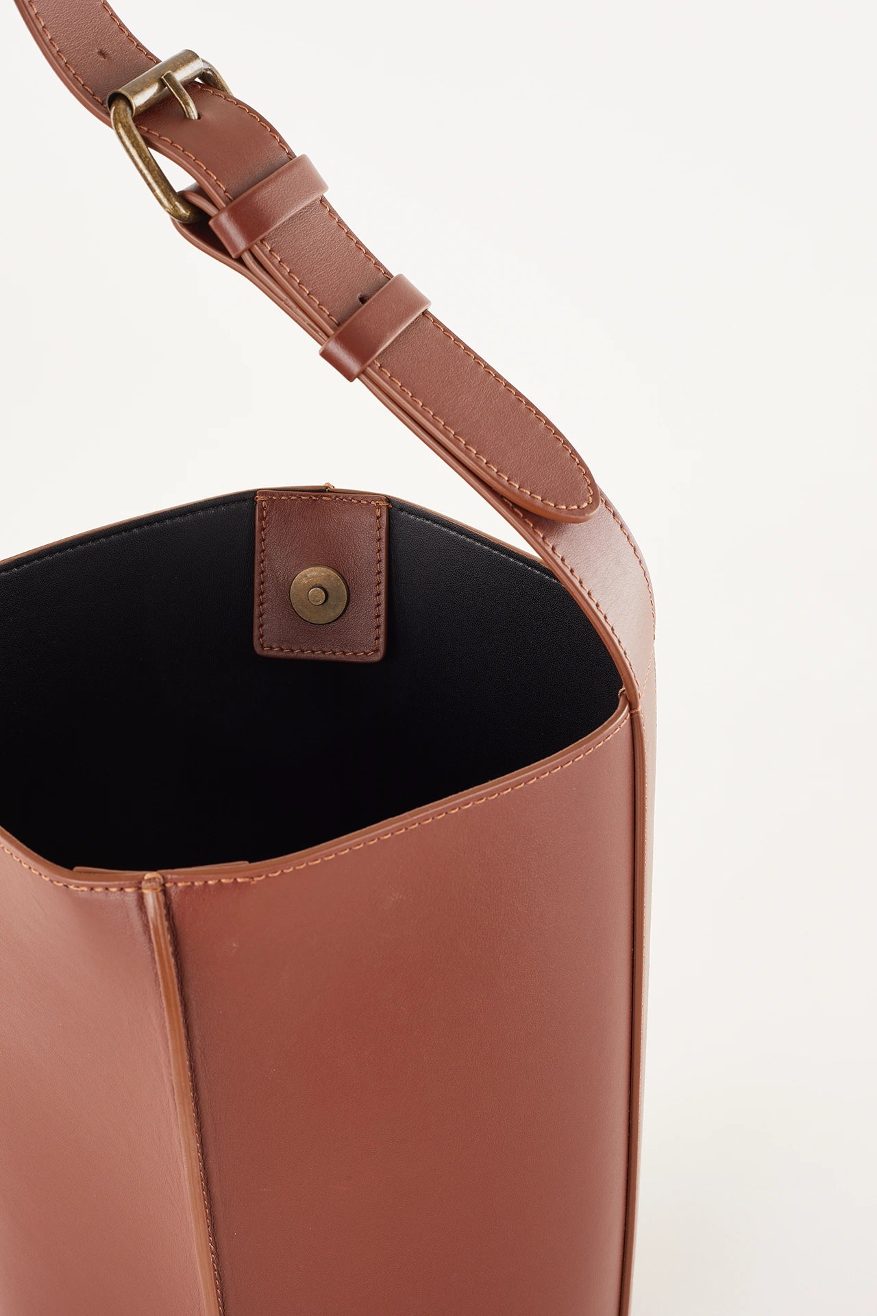 Borsa a secchiello in pelle