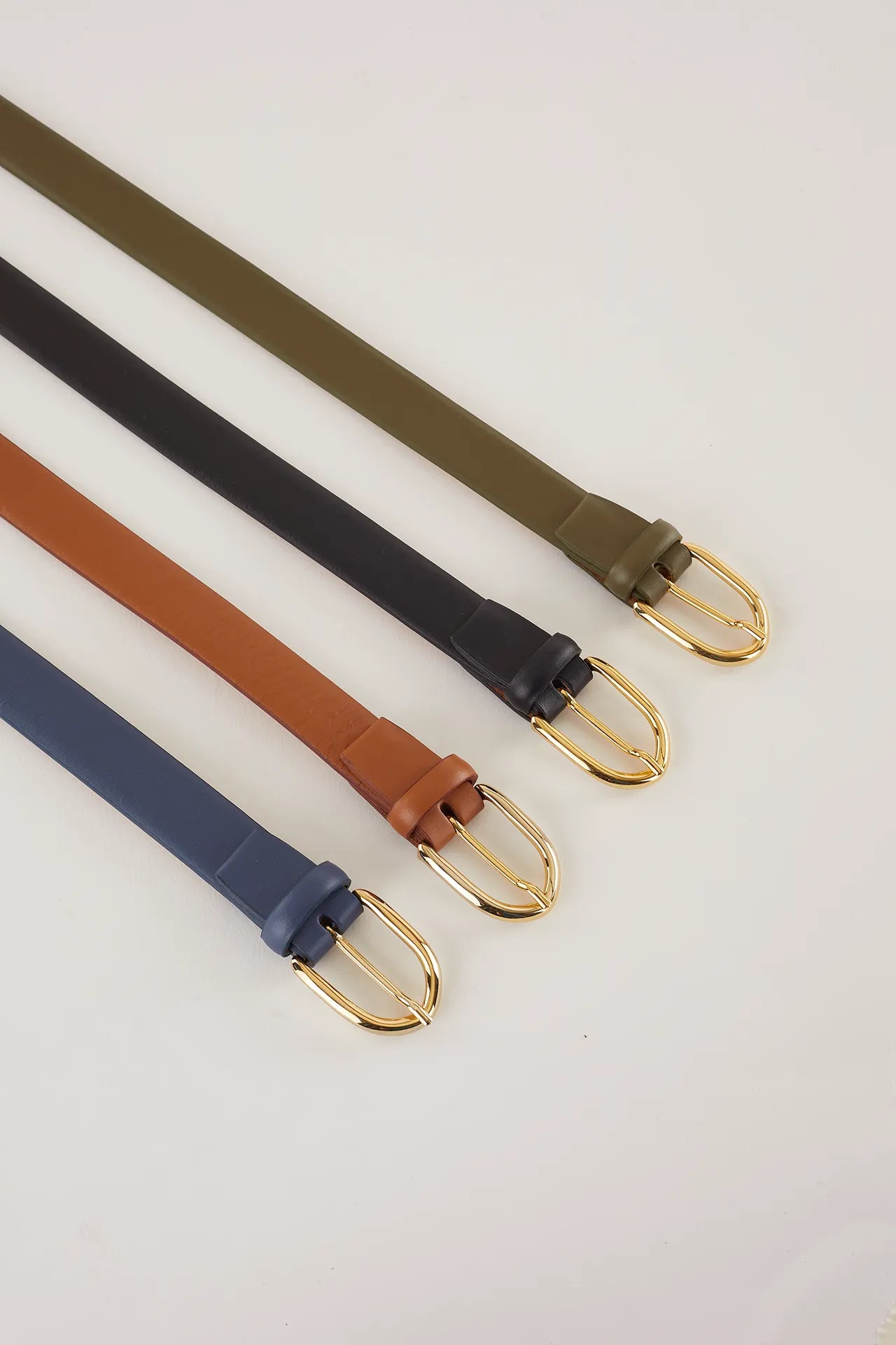 Domed leather belt
