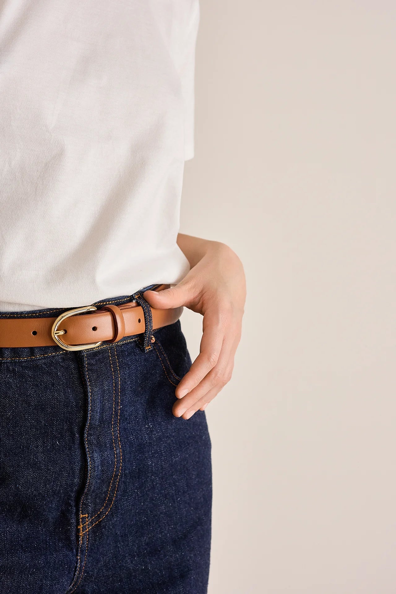 Domed leather belt