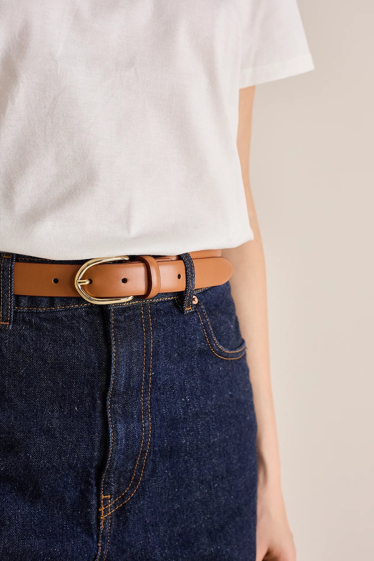 Domed leather belt