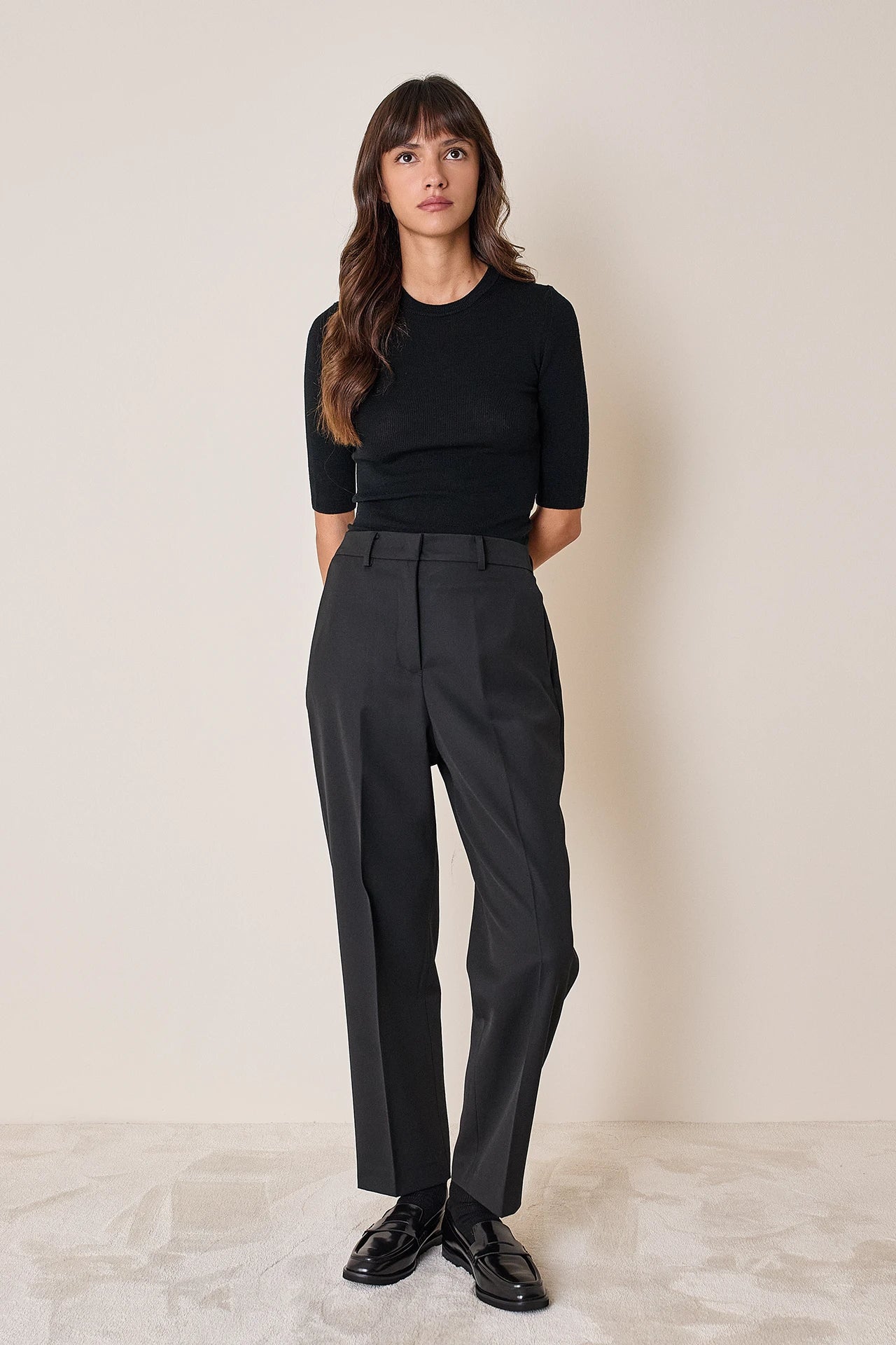 Short-sleeved wool crewneck