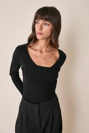 Ribbed scoop neck jumper in extra fine merino wool