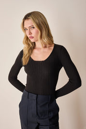 Ribbed scoop neck jumper in extra fine merino wool