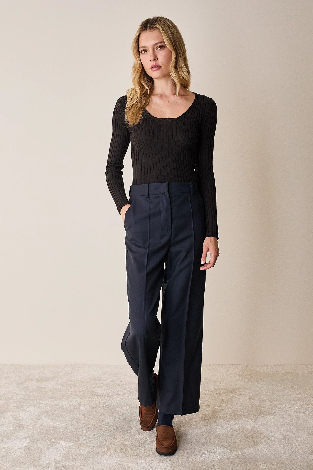 Ribbed scoop neck jumper in extra fine merino wool