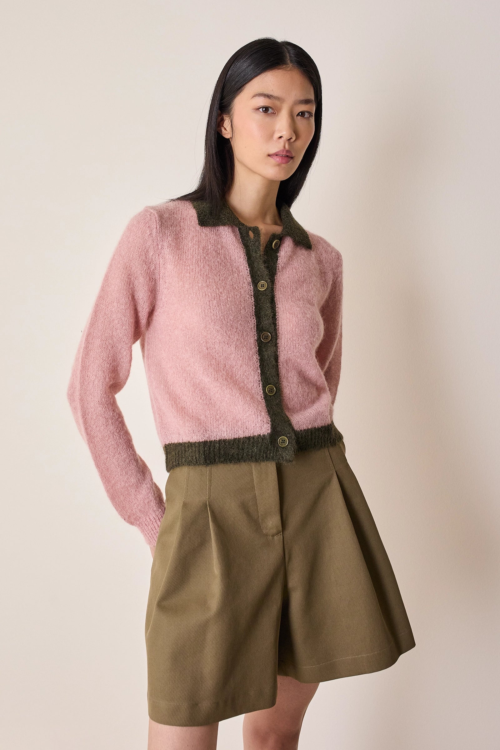 Cardigan in maglia di mohair con profili a contrasto