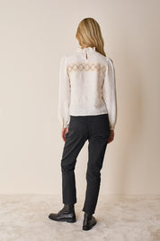 Top in lino e cotone con inserti ricamati
