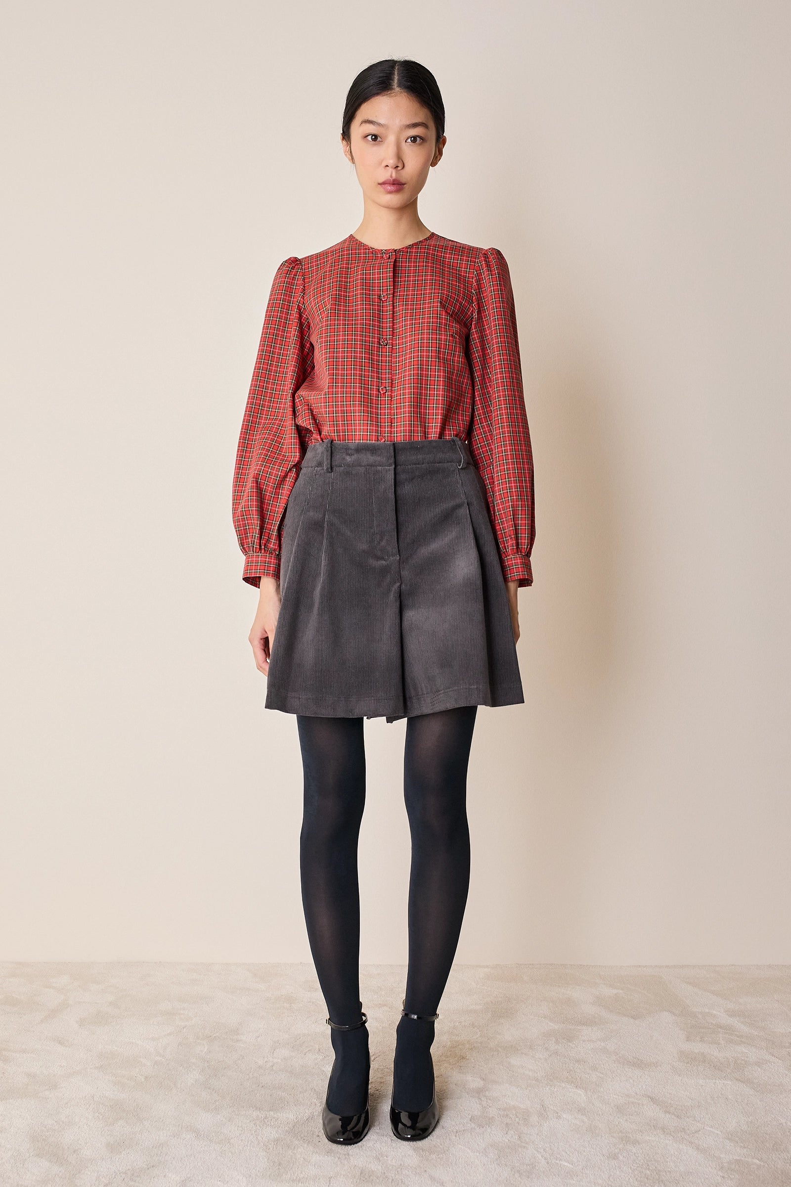 Camicia girocollo con maniche a sbuffo