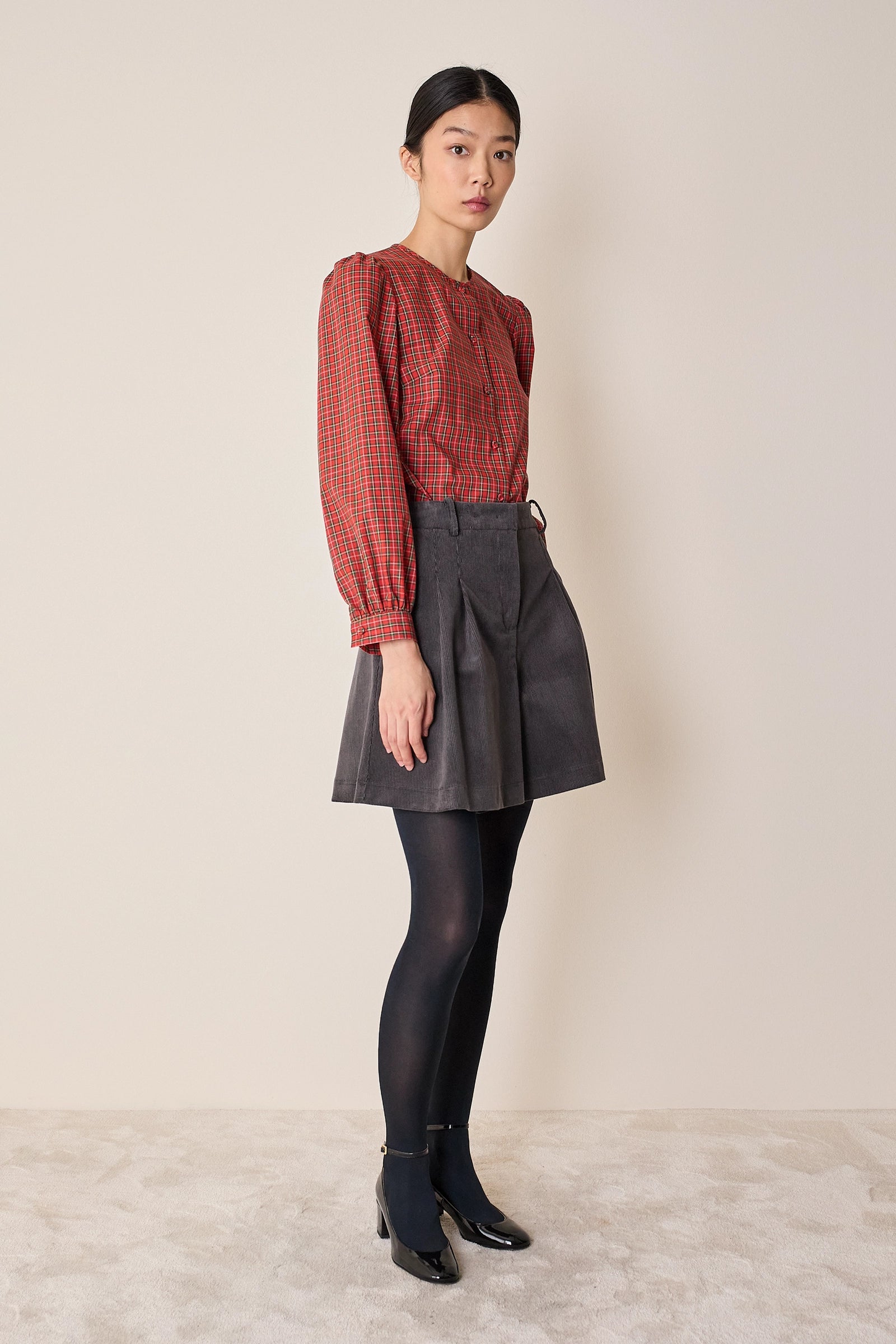 Camicia girocollo con maniche a sbuffo