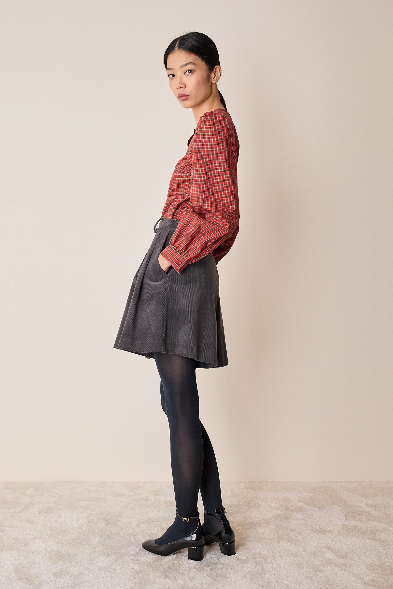 Camicia girocollo con maniche a sbuffo