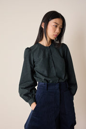 Camicia girocollo con maniche a sbuffo