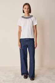 T-shirt con colletto volant