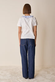 T-shirt con colletto volant