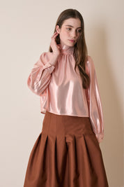 Top in lurex con collo foulard