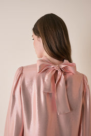 Top in lurex con collo foulard