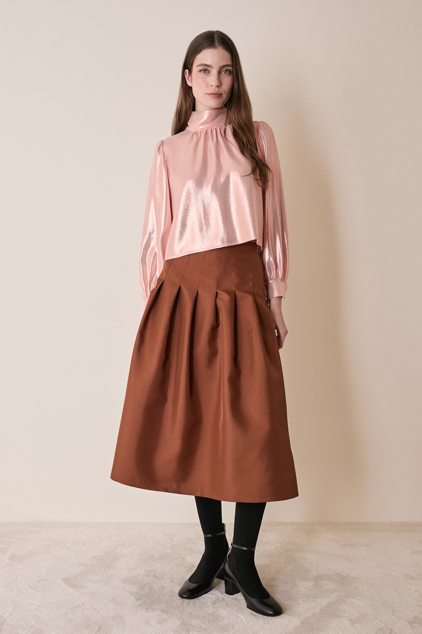 Top in lurex con collo foulard