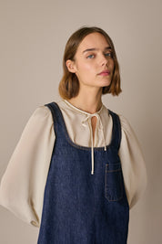 Silk blouse with pussy bow and lace 