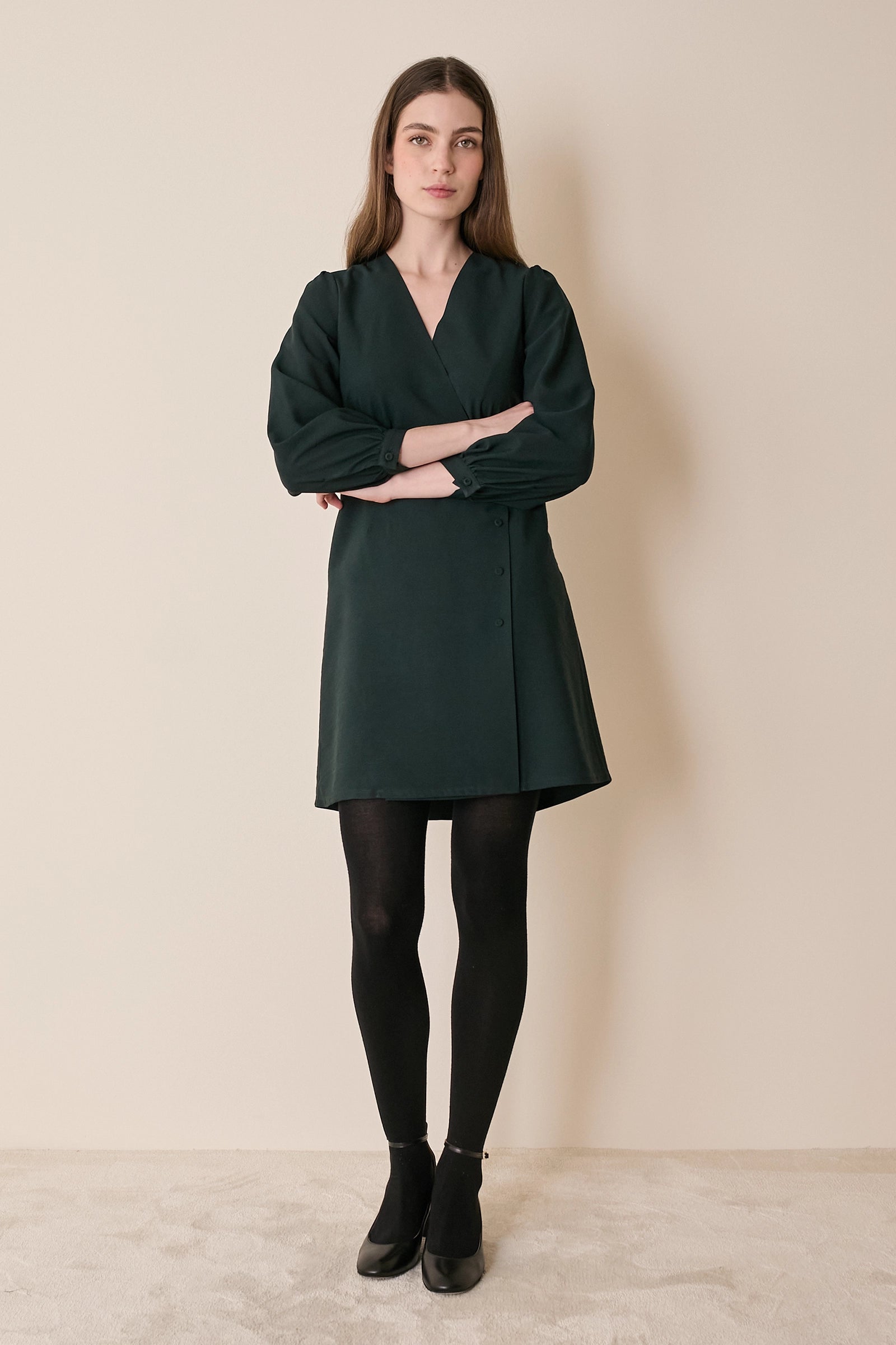 Abito fluido con scollo a portafoglio