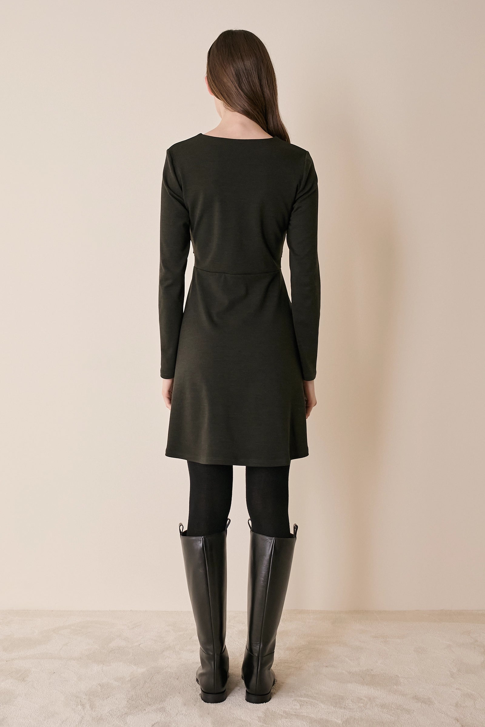 Abito in jersey di lana con scollo incrociato