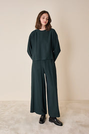 Pantaloni ampi con elastico in vita