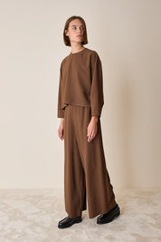 Pantaloni ampi con elastico in vita