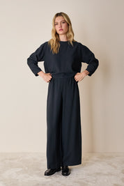 Pantaloni ampi con elastico in vita