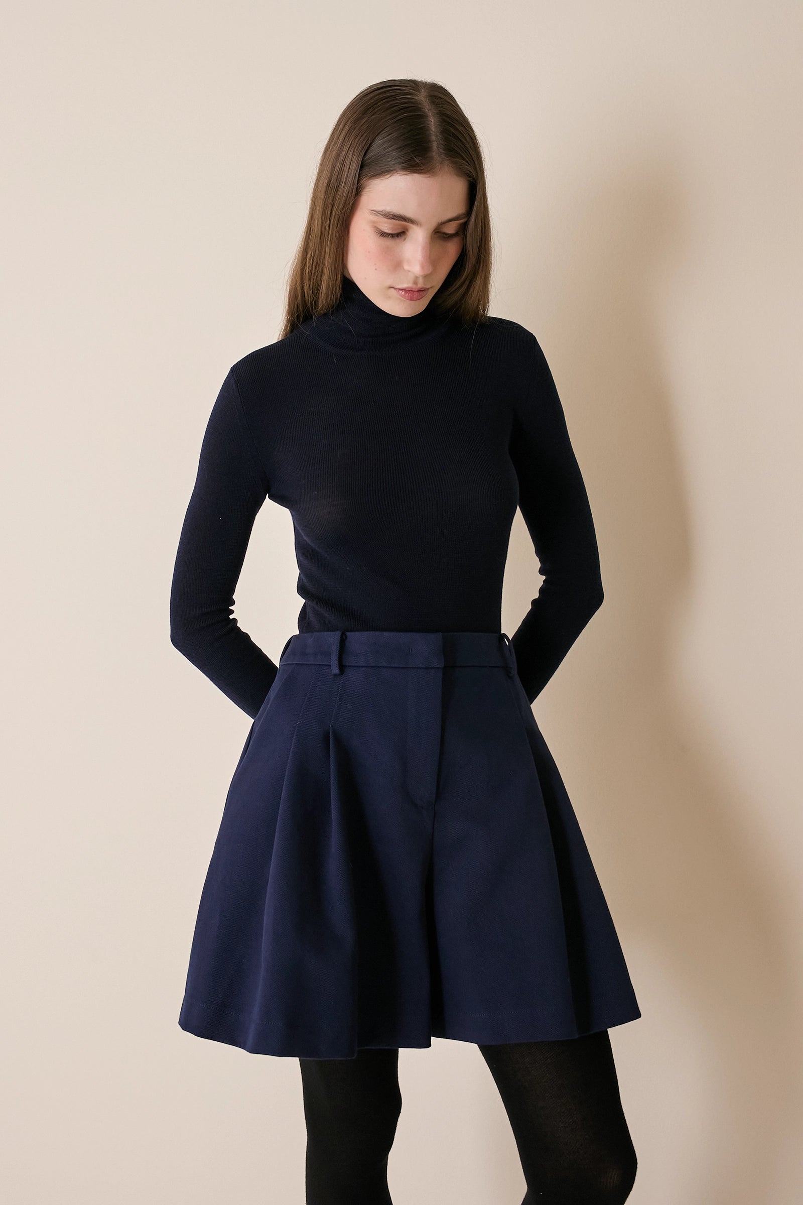 Pantaloni corti in cotone con pinces