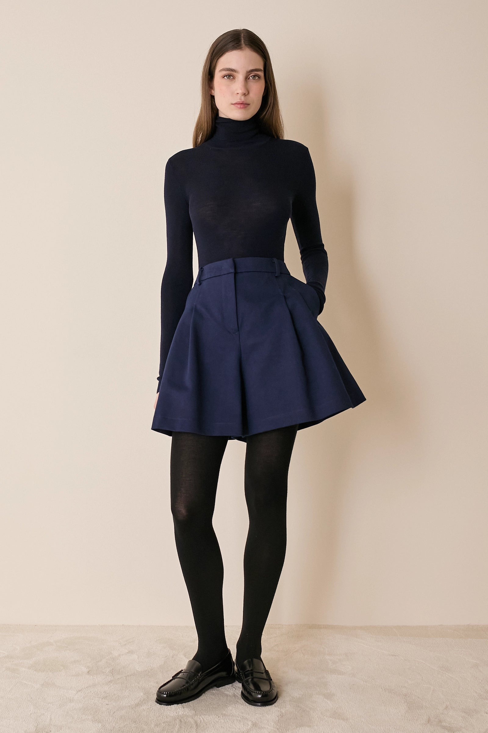 Pantaloni corti in cotone con pinces