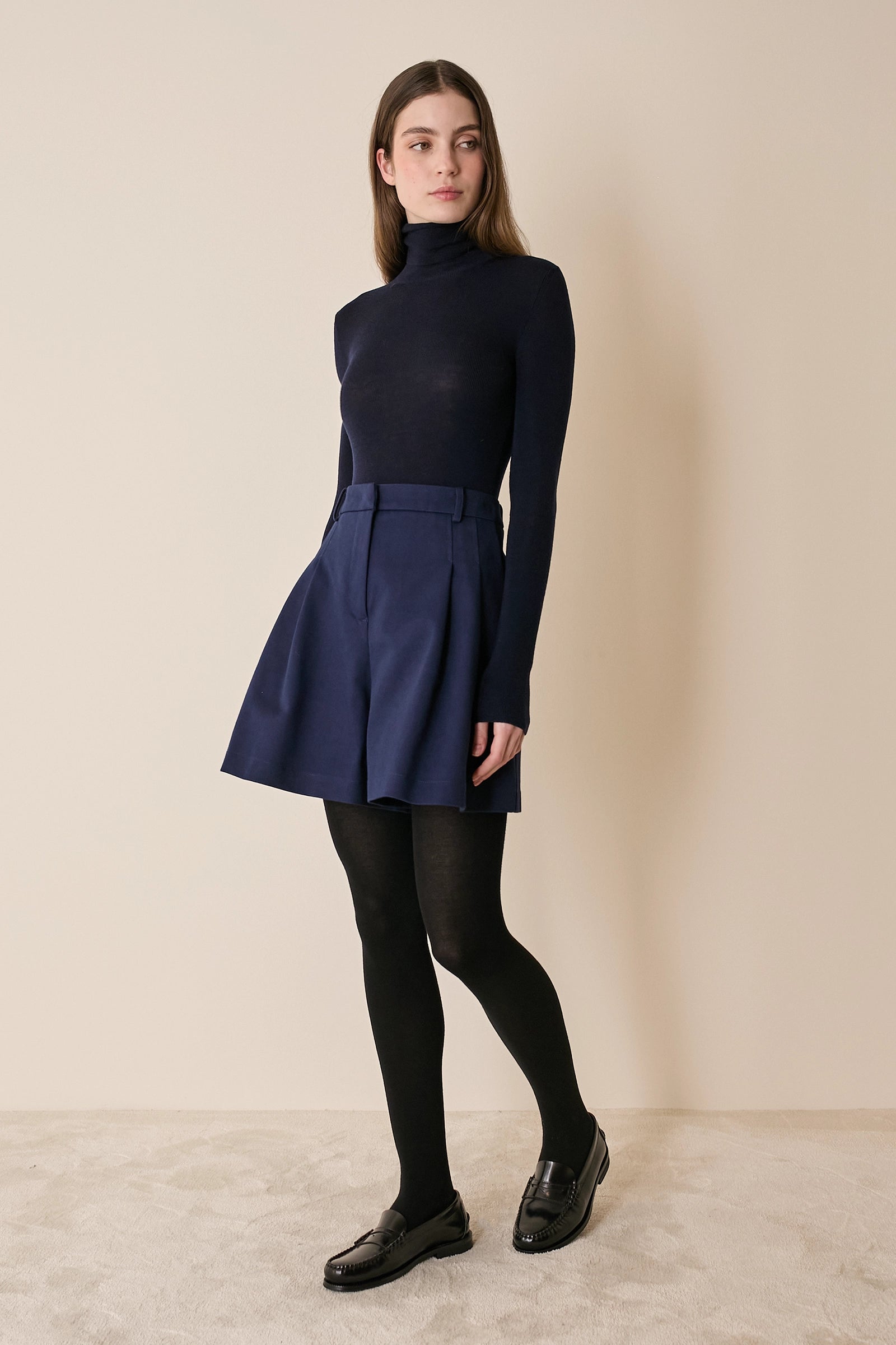 Pantaloni corti in cotone con pinces