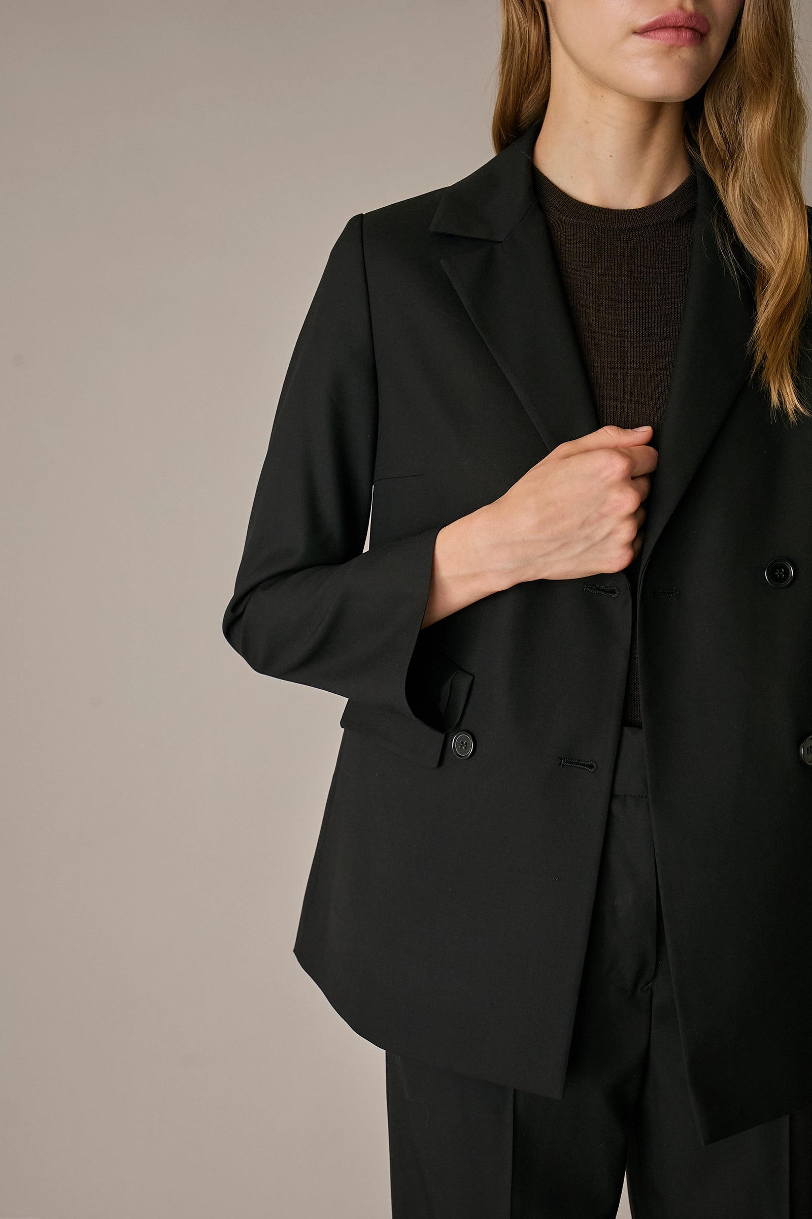 Lightweight wool and cashmere blazer