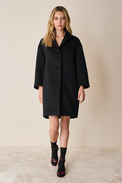 Cappotto a uovo in lana vergine