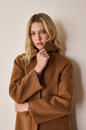 Wool and cashmere coat with raglan sleeves
