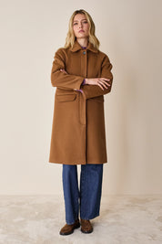 Wool and cashmere coat with raglan sleeves

