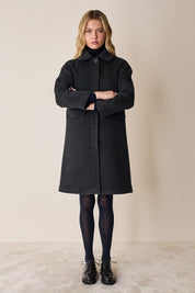 Wool and cashmere coat with raglan sleeves
