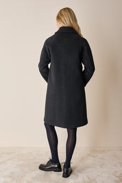Wool and cashmere coat with raglan sleeves
