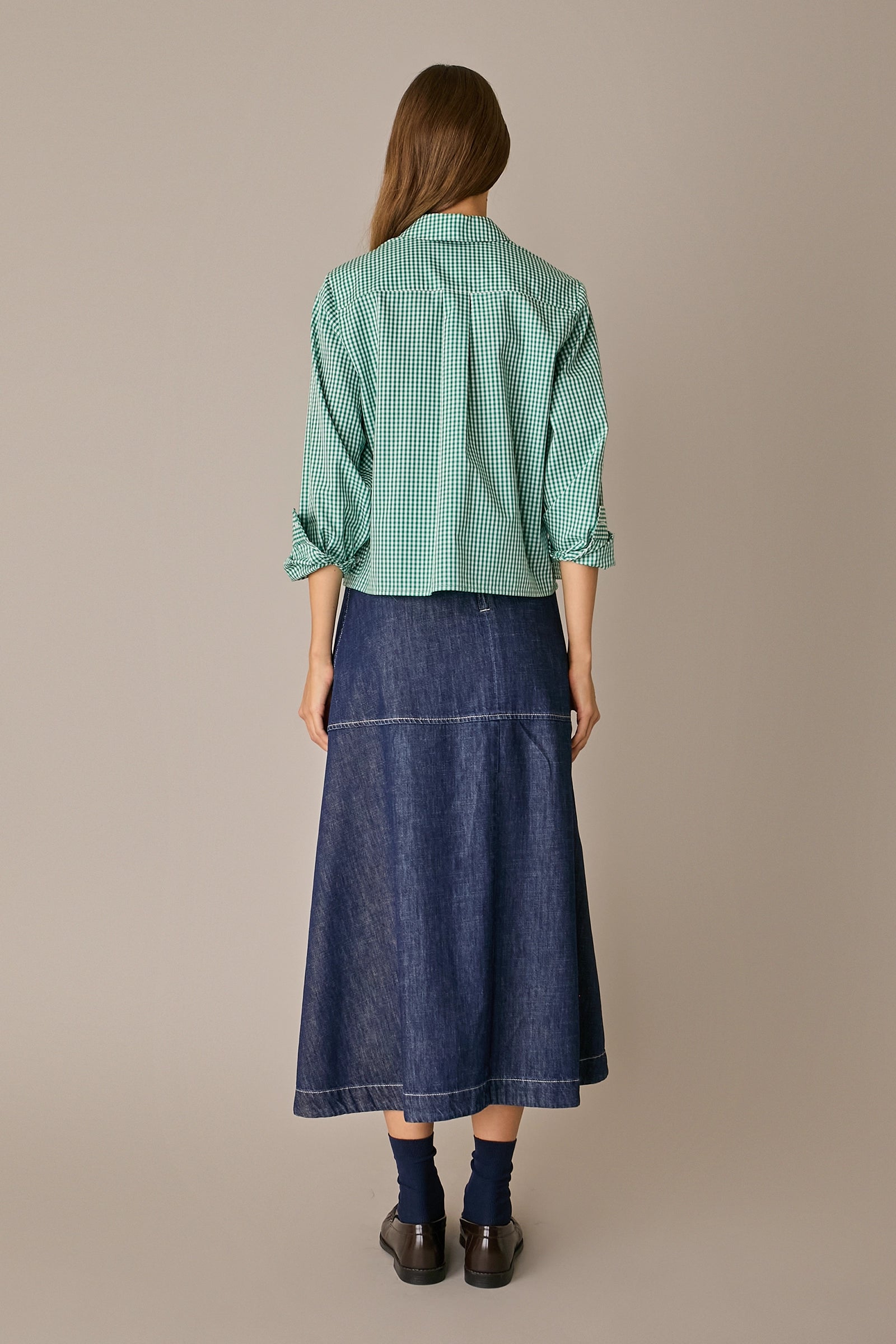 Rounded collar shirt